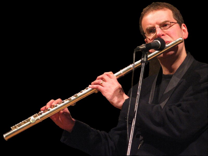 Theo Travis - flute.jpg